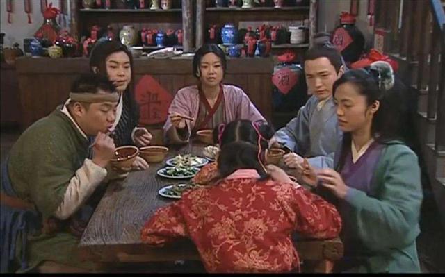 豆瓣评分9分以上的5部经典剧,《潜伏》上榜,有两部重播了3000遍