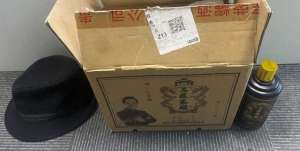 深夜秀(男子深夜盗窃上演“变装秀”，民警：自作聪明)