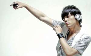 周杰伦郑州演唱会(哎哟门票开售就卖完,加价票扎堆,周杰伦的郑州歌迷蒙了)