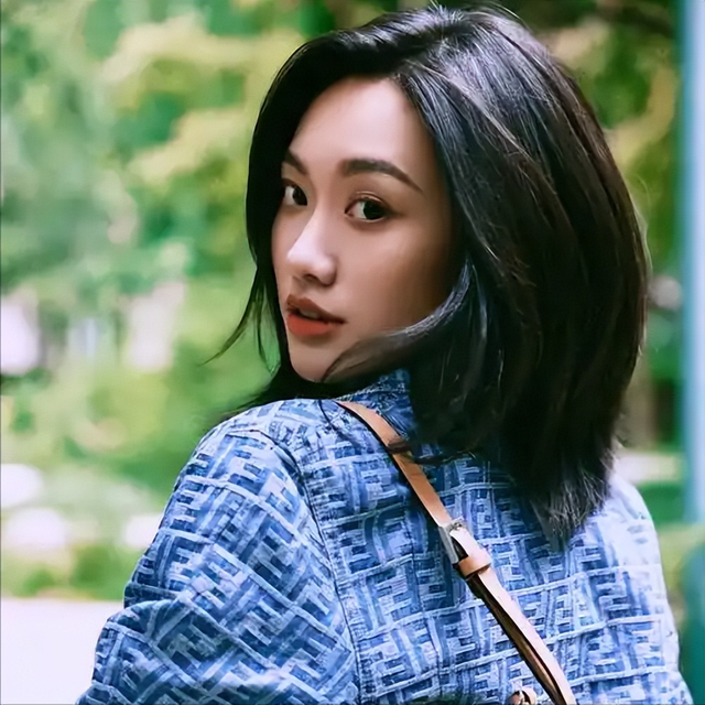 原来闫妮的女儿是她,20岁就演了女一号,但演技却跟不上资源