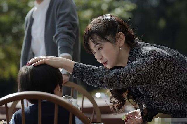 日美魔女齐藤由贵终于离了!出轨已婚医生多年,30年老公黯然离家