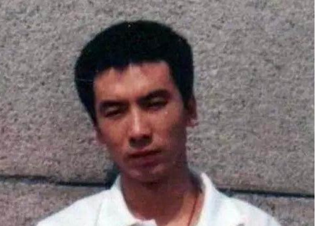 “黑龙江黑帮教父”乔四:狠起来自断手指,被捕后妄想拿钱换命