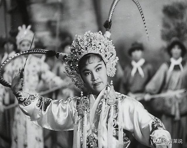 “西宫娘娘”李香琴，16岁出道，与谭炳文纠缠30年无果