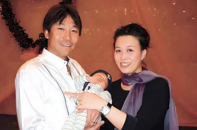 那英:被恩师说是猪脑子,生完孩子后被男友抛弃,恶评刀郎,真假