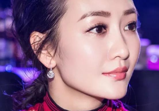 基因遗传太强大,女明星貌美如花的姐妹,林心如妹妹比她还美