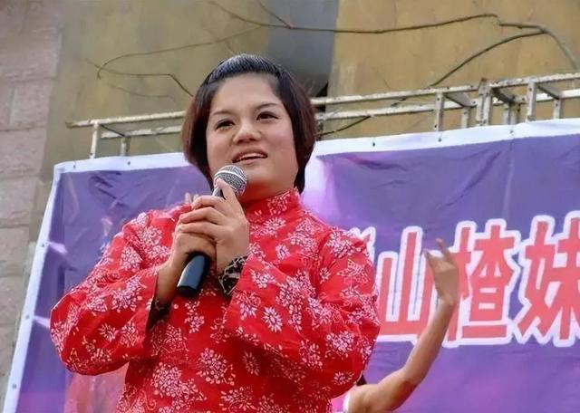 被弃“山楂妹”:从苦难走来,用爱与感恩反哺养父母