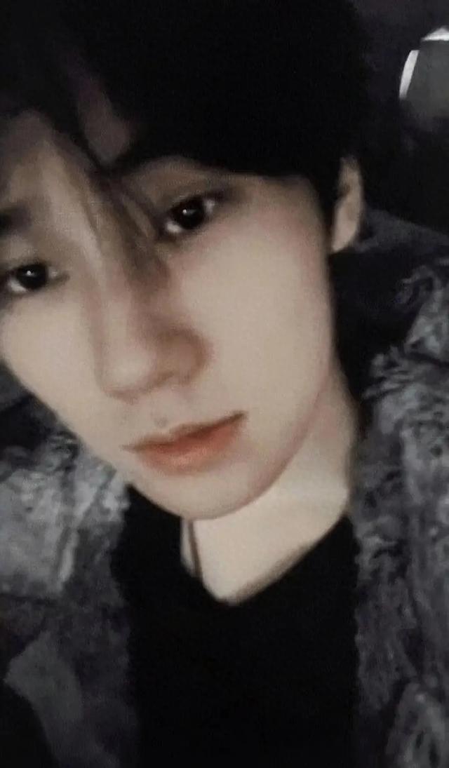 张真源:从少年偶像到全能艺人的蜕变