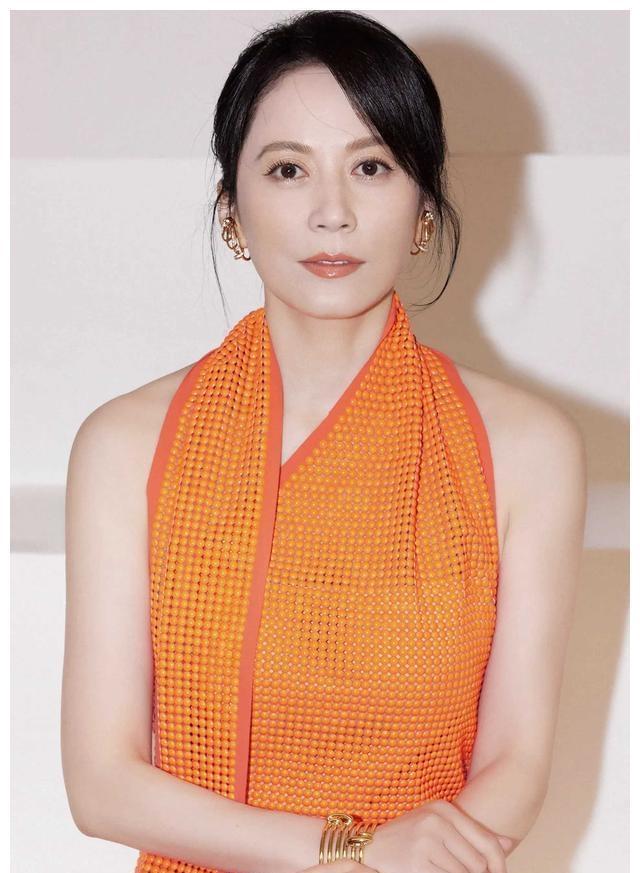 越“老”越美的6位女星,年轻时平平无奇,年纪大了反而美了