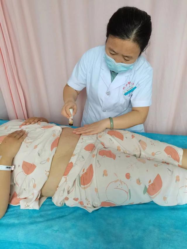 名医面对面丨司晴:坐“石墩子”治痛经?听听中医妇科专家怎么说