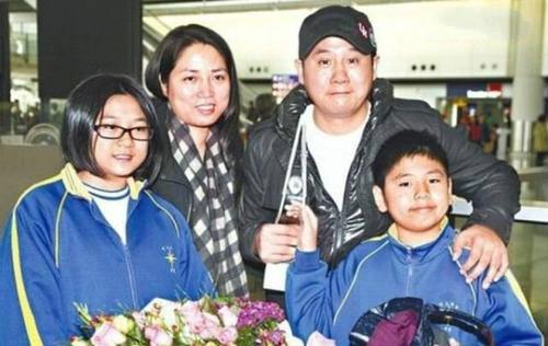 他是表情包的“梁非凡”,今年52岁,不当演员改行去送货