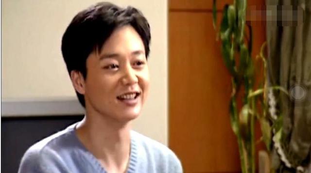 刘奕君:人生低谷期净身出户,二婚娶小娇妻终获幸福