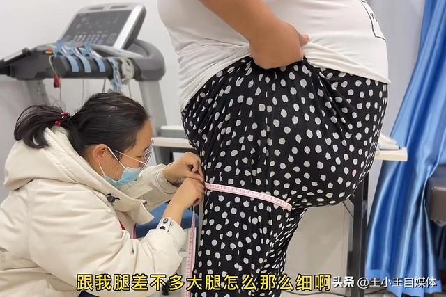 网红胖猴子已减重100斤,胸围高达164cm,腰围比自己身高还多