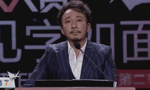 人前老戏骨,人后颠倒黑白,深扒赵立新的荒唐史,比你想得更复杂