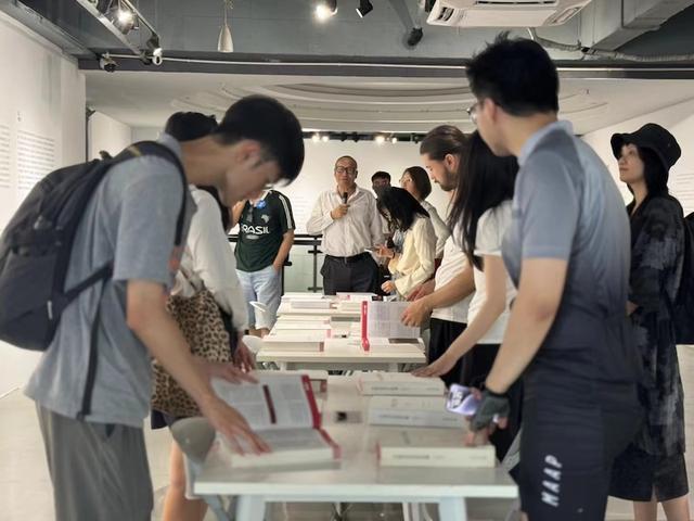 中国当代艺术年鉴展:影像何以热门,评论何以缺失