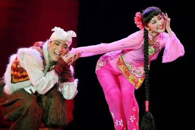 14年前,那个在奥运会上“顶替刘岩”独舞的殷硕,如今怎么样了?