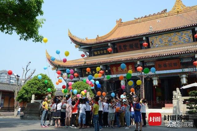 汶川地震寺庙出生的108个“罗汉娃”长大了:有人不想被关注有人觉得“幸运平常”看到僧人会合掌喊“师傅”