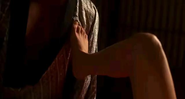 日本大尺度“三级片”【花宵道中】女主的颜值身材谁不迷糊!