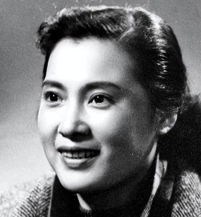 娱乐圈最命苦的演员!秦怡:亲妹夺夫,子患重疾,母女反目成仇