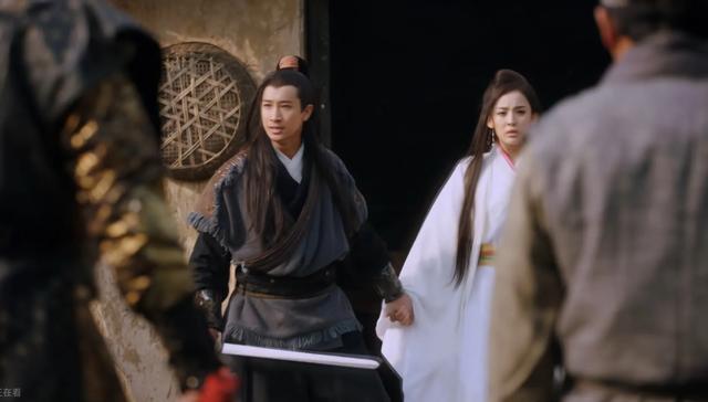 女明星们拍摄MV,个个大放异彩,而她出演的竟是人民日报出品