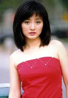 她曾在《马大姐》演王艾嘉,被传与主持人结婚,多年后才正式辟谣