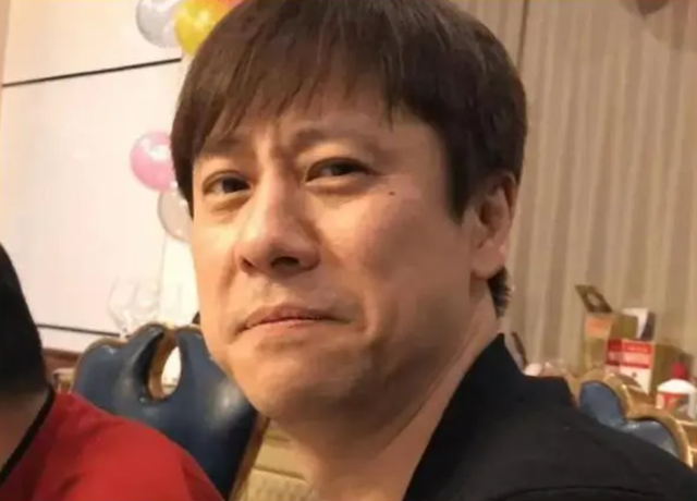 10室6厅6卫豪宅被法院拍卖,56岁的解晓东,到底怎么了?