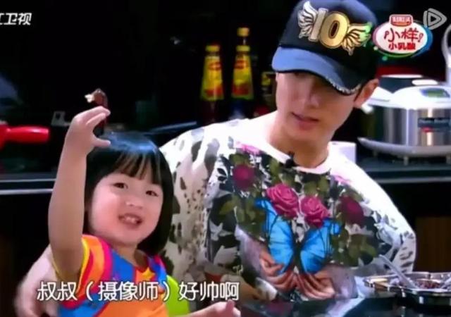 吴尊在文莱豪宅过年,Max在家舞狮,neinei比妈妈漂亮,她腿好长