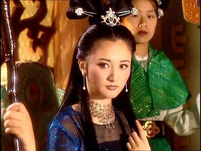 她曾在《马大姐》演王艾嘉,被传与主持人结婚,多年后才正式辟谣