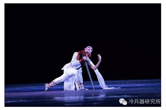 力与美的结合：中华国粹-剑舞