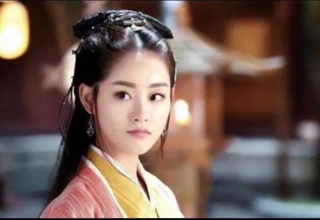 冯瑛和冰川天女,虽是婆媳关系,但人生的结局何其相似,是巧合吗