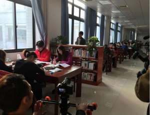 因为爱上(刘清沨新歌《因为爱上》MV首发 演绎校园爱情)