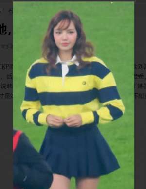 cy是哪个明星(Lisa现身英超赛场，但失去了韩流妆造铁刘海的她，完全让人不敢认)