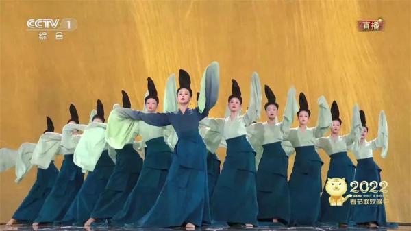 刷屏的“青绿腰”到底难不难?我们问了导演