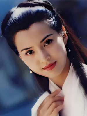 浪漫杀手自由人(她的情感不太顺利，浪费10年时间，还倒贴上亿，如今现状令人惋惜)