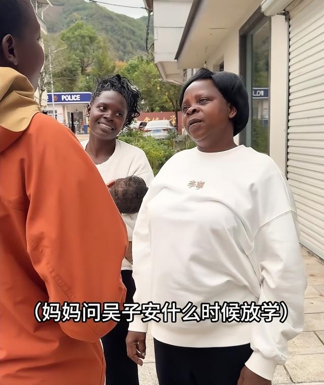 吴子安对外婆太生疏,网友质疑rose对其缺关心,孩子心理怕出问题