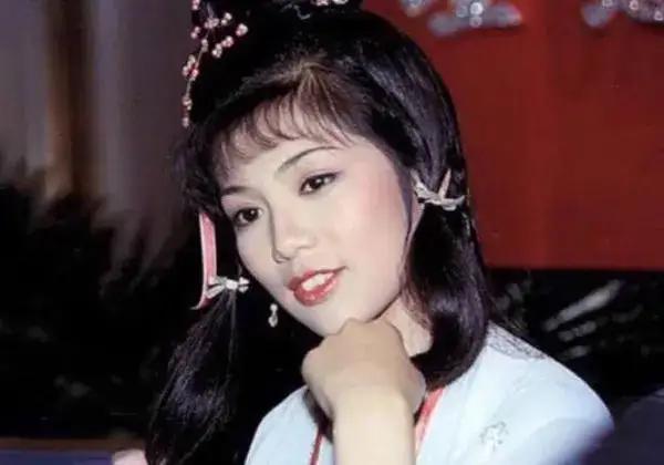 冯瑛和冰川天女,虽是婆媳关系,但人生的结局何其相似,是巧合吗