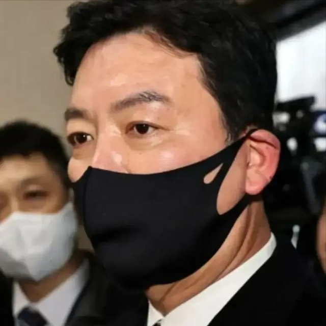韩国第一夫人被爆大丑闻，宛宛类卿的风还是吹到了韩国