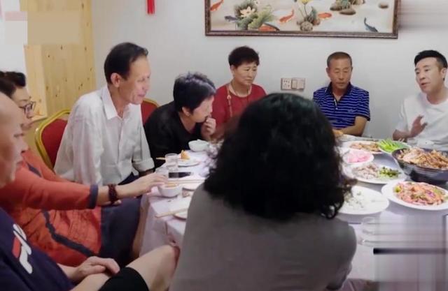 “藏”了那么多年,原来她就是于和伟的妻子,娶一个贤妻旺三代