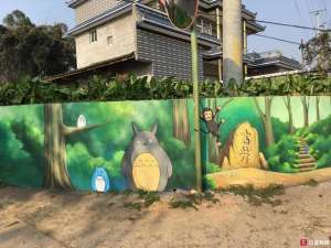 蓝精灵3d(宛如童话蓝精灵、龙猫“进村”啦，眉山这个3D漫画村乖惨了)