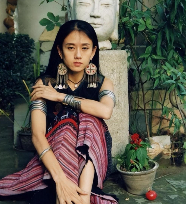 与杨丽萍离婚多年后,前夫刘淳晴毅然回到身边,无儿无女也无妨