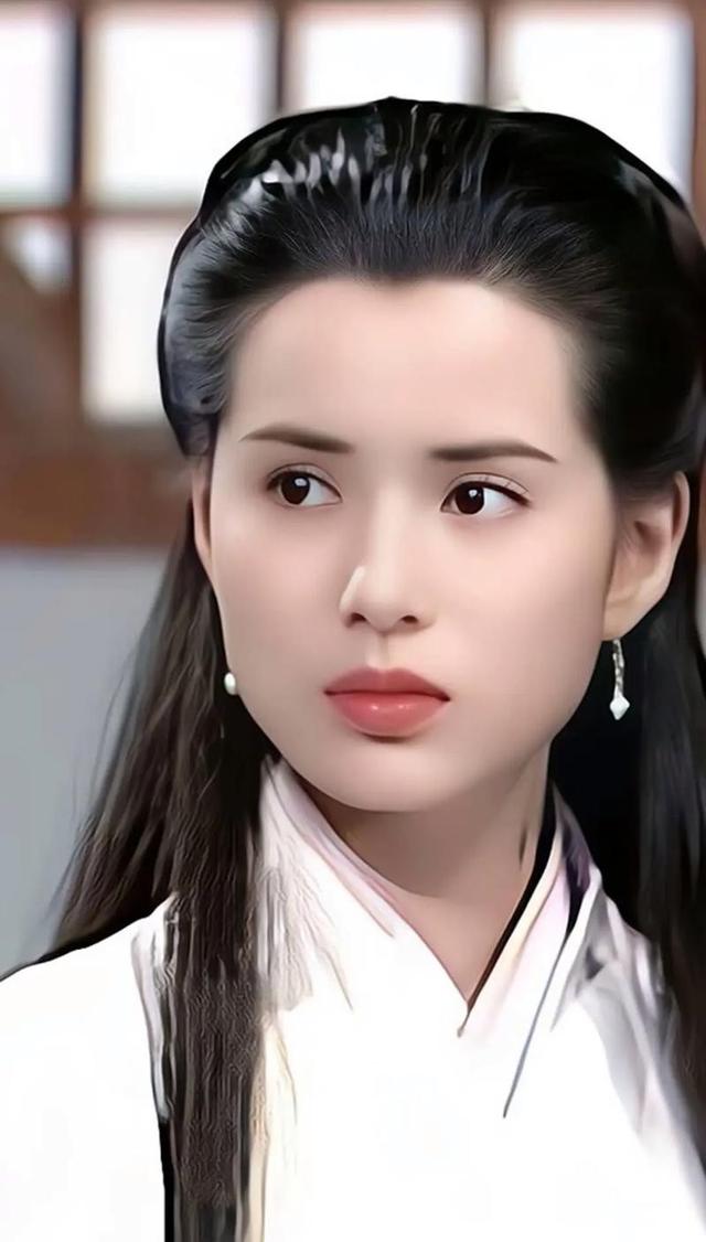 她的情感不太顺利,浪费10年时间,还倒贴上亿,如今现状令人惋惜