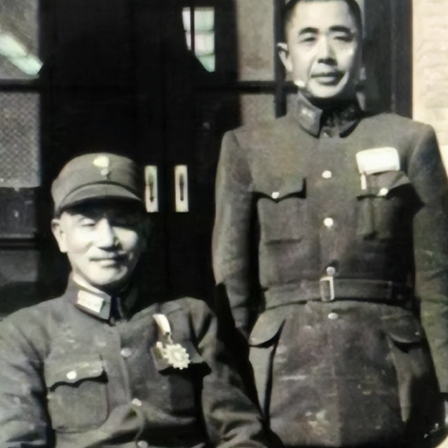 41年,蒋介石见士兵衣着破烂大怒,陈明仁嘲讽:都是你发的破布料