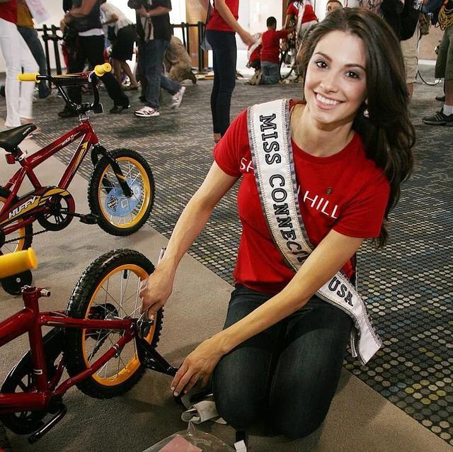 ​美国名医娶选美皇后，结婚5年才发现妻子背地里是个妓女，太狗血