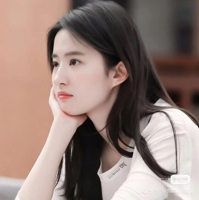 《梦华录》刘亦菲颜值演技在线，为角色减重30斤一天只喝一口可乐