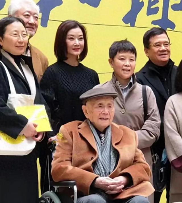 58岁宋祖英近照曝光:24次登上春晚,巅峰时隐退,如今她怎样了?