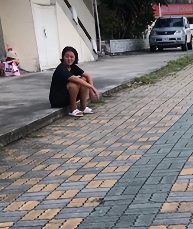 每月3万台币是空话?林靖恩街头流浪乞讨食物遭拒,精神状态很差