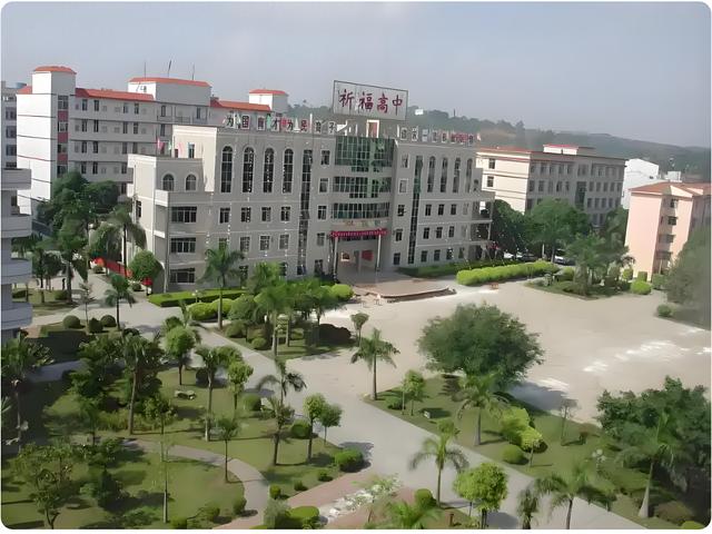 百色高中“恶魔教师”性侵女学生致其自杀,女生家人为其发声