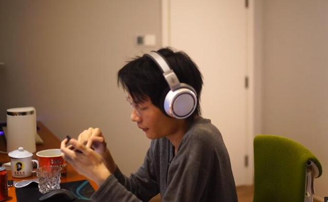 他是斗鱼元老级主播,却从不要礼物,花5年时间才到满级