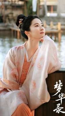 刘亦菲多重(《梦华录》刘亦菲颜值演技在线，为角色减重30斤一天只喝一口可乐)