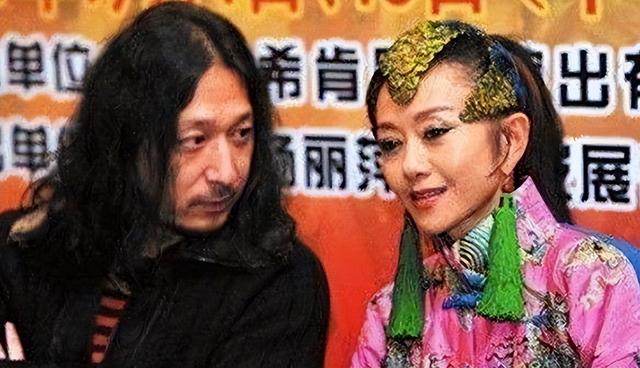 与杨丽萍离婚多年后,前夫刘淳晴毅然回到身边,无儿无女也无妨
