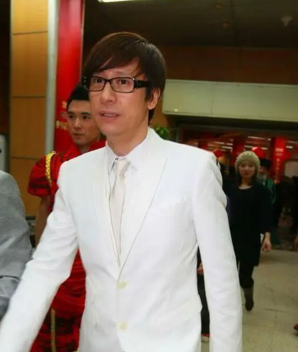 10室6厅6卫豪宅被法院拍卖,56岁的解晓东,到底怎么了?